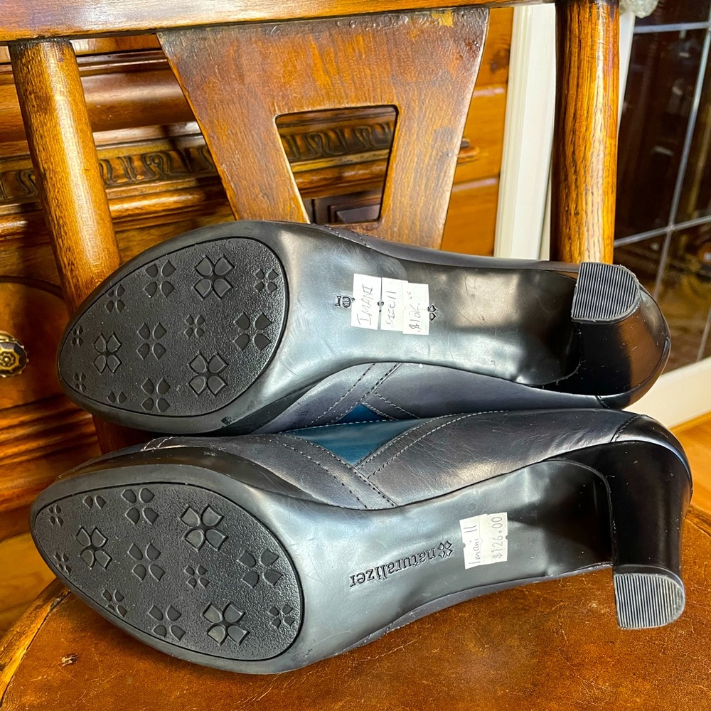 Naturalizer Platform Pumps - Picture 12 of 14